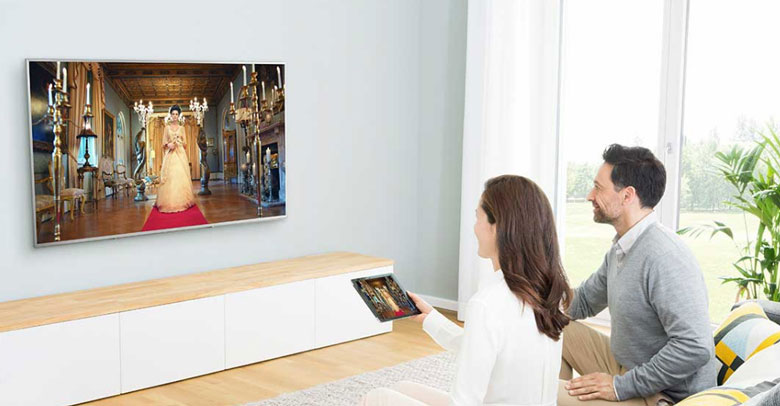 tivi Panasonic 49ES500V chiếu màn hình điện thoại lên màn hình