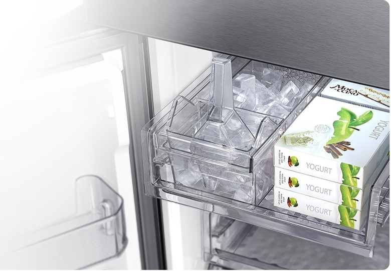 Tủ lạnh Samsung Bespoke 648 lít RF59C766FB1/SV có làm đá tự động